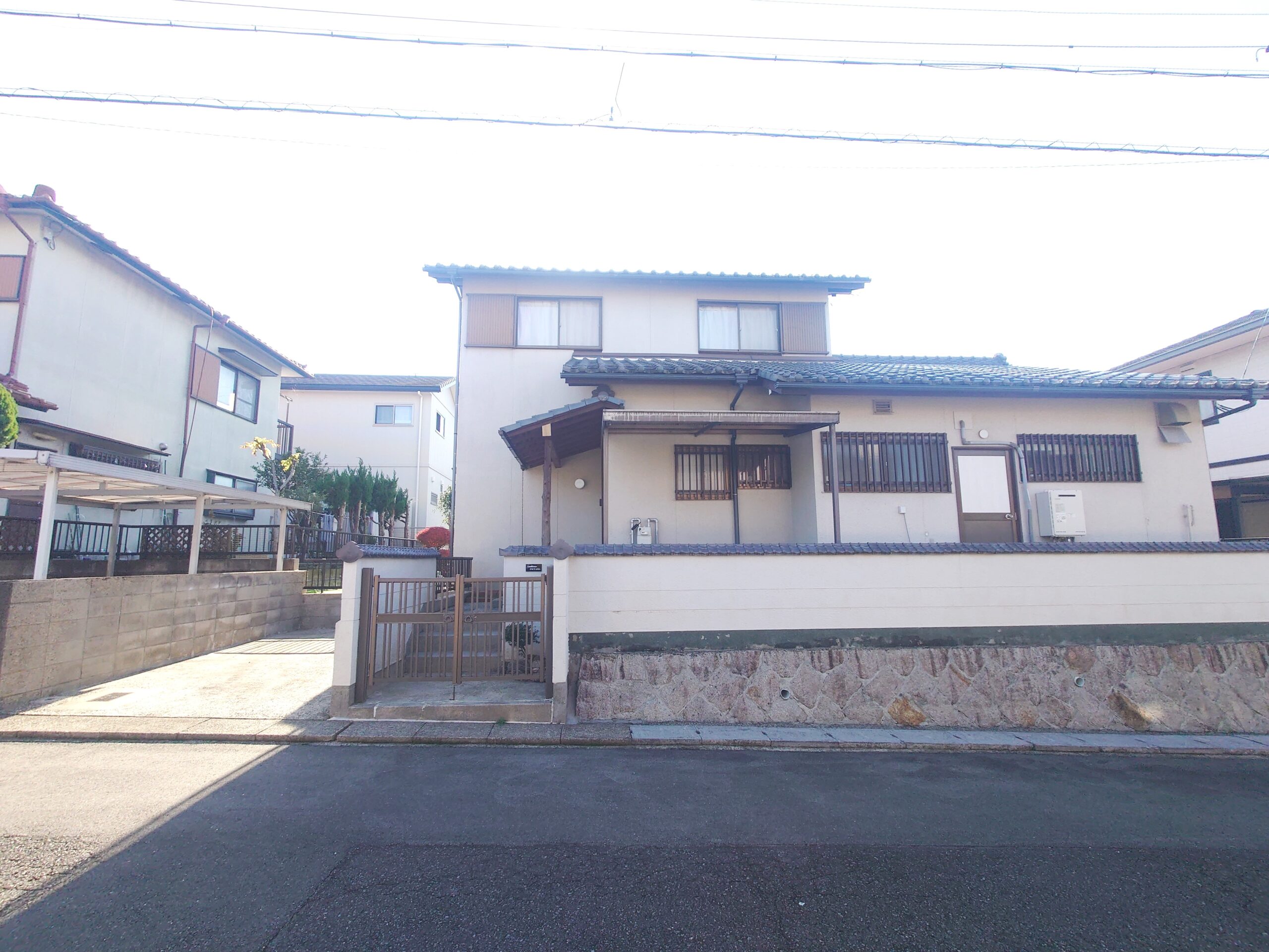 EXTERIOR2